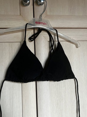 Swimwear top new, black with removable pads