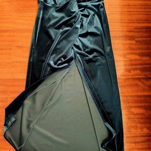 Madame Shoushou velvet petrol skirt new, size S