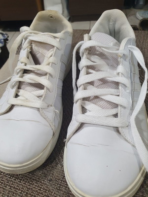 Αθλητικά παπούτσια Adidas μέγεθος 38 μεταχειρισμένα, άσπρα, άνετα και ελαφριά