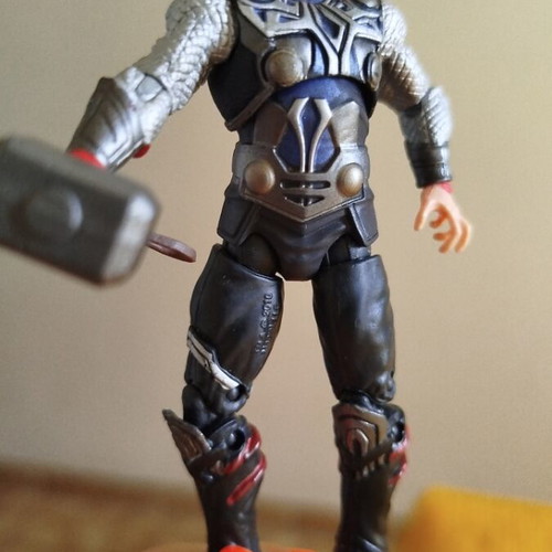 Thor action figure by Hasbro, like new, 10 cm