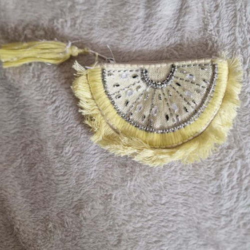 Wallet lemon shape