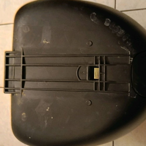 Shad motorcycle top case with lock, fits one helmet