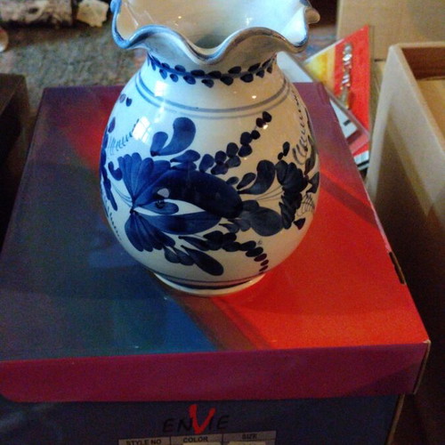 Handmade porcelain vase probably Russian origin Gzhel in excellent condition