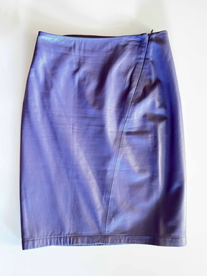 MCM purple leather skirt with diagonal zipper detail