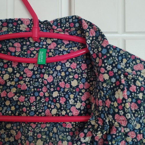 Benetton floral shirt like new, 100% cotton, size S