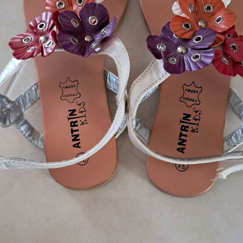Antrin kids sandal used, size 31, white