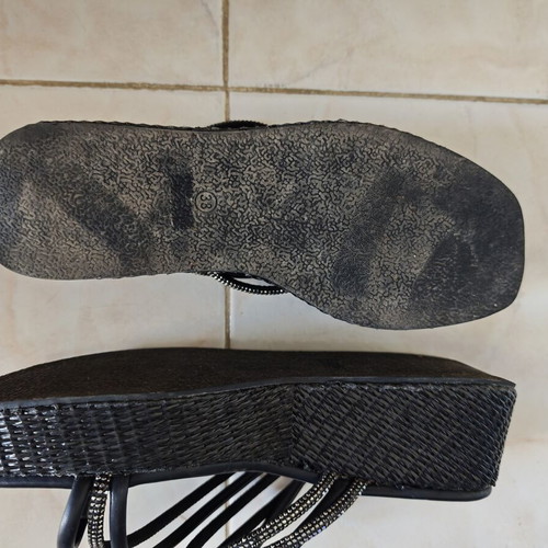 Summer platform sandals like new, size 38, black and silver