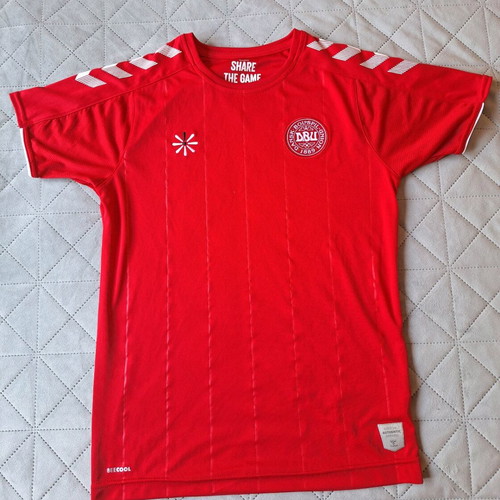 Denmark football shirt kids size 152 like new