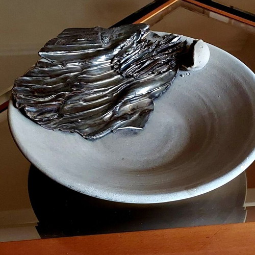 Very impressive decorative tabletop plate