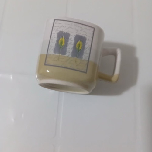 Tea or coffee set like new with 6 cups and accessories