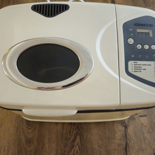Kenwood BM300 Breadmaker used with 12 programs