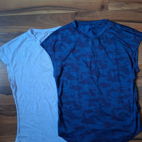 Shein blue and white perforated sports T-shirts, small, pack of 2