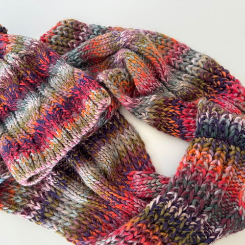 Knitted set hat and circular scarf-collar multicolored new