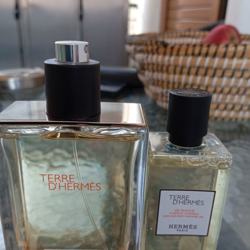 Terre d'Hermès men's fragrance set new, 100ml Eau de Toilette with shower gel