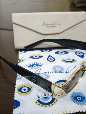 Αυθεντικά γυναικεία γυαλιά ηλίου Annakey σαν καινούργια, μαύρο και χρυσαφί