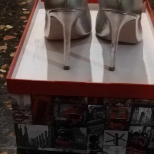 Zen leather pumps size 40 like new, silver