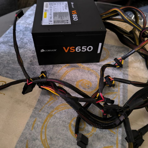 Corsair VS650 650W τροφοδοτικό σαν καινούργιο, 80 Plus πιστοποίηση
