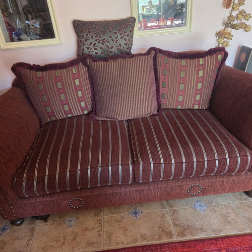 Set of two sofas 2-seater and 3-seater, burgundy color, like new