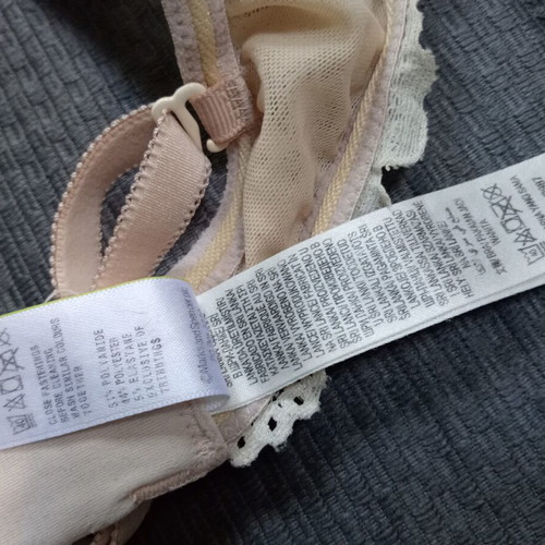Marks & Spencer strapless bra 75C, beige with lace, detachable straps