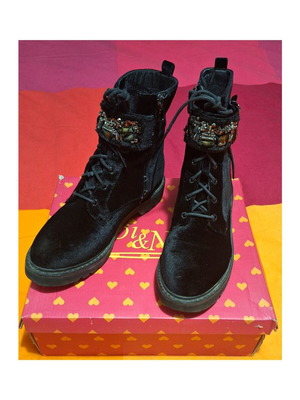 VΟΙ & ΝΟΙ women's black ankle boots like new, size 39