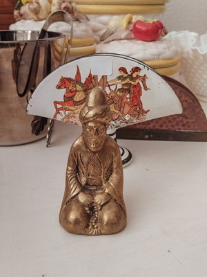 Vintage brass decorative item like new