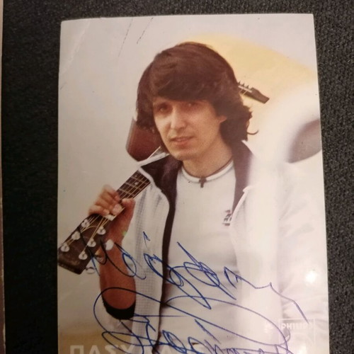 Paschalis photos used, 2 pieces with autograph