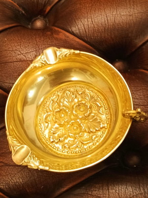 Vintage solid brass ashtray like new