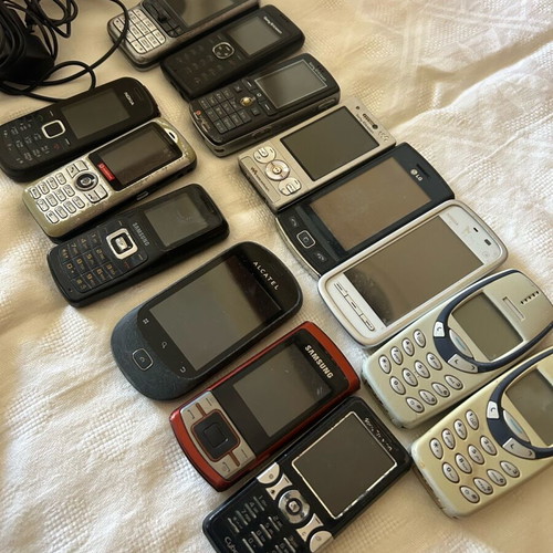 Various used cell phones, some working