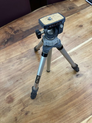 SLIK 500G Camera Tripod used, aluminum, adjustable height