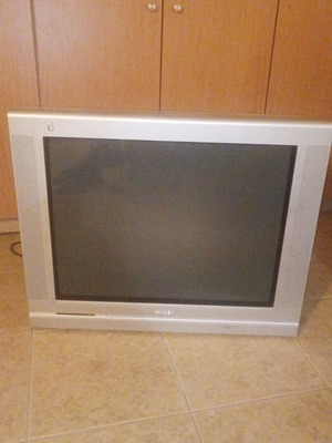 Philips 29-inch TV used, silver frame with remote control