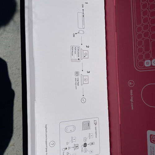 Logitech POP Icon Combo wireless keyboard and mouse like new, Rose Off-White