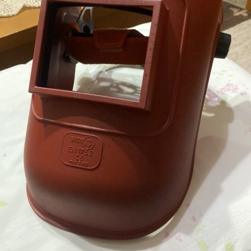 Welding mask used with 3 clear and 2 black lenses