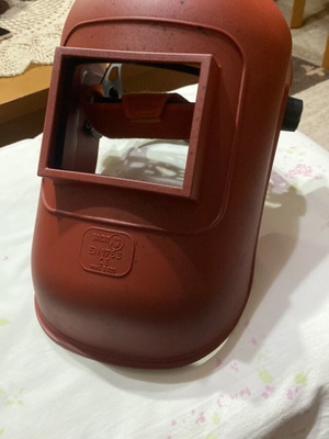 Welding mask used with 3 clear and 2 black lenses