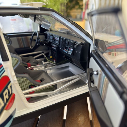 Lancia Delta Integrale 1/8 scale model new with 100 issues