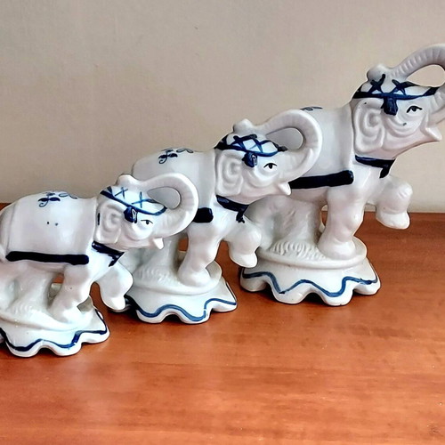 Table decor with three handmade elephants like new