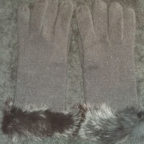 Women's gloves used leather, wool, and fabric sizes 7 1/2 and 8