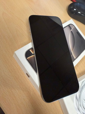 Apple iPhone 16 Pro Max 256GB Natural Titanium като нов
