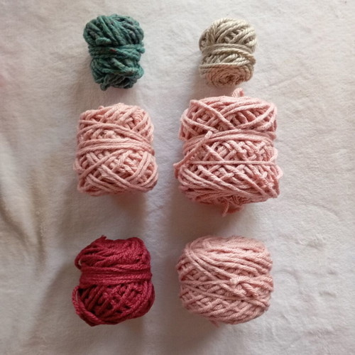 Acrylic yarn set super bulky like new, 750 grams