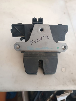 Trunk Lock for Toyota Yaris '06-'11 like new, code 3M51-R422A66-AP