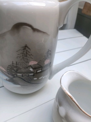 Antique teapot and milk jug like new 1960