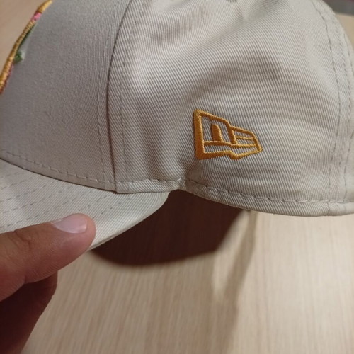 New Era NY baseball cap, beige with floral embroidery