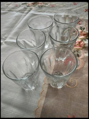 Wine glasses set of 6, like new