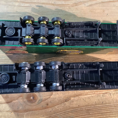 MACK trucks 1/87 like new, set of two