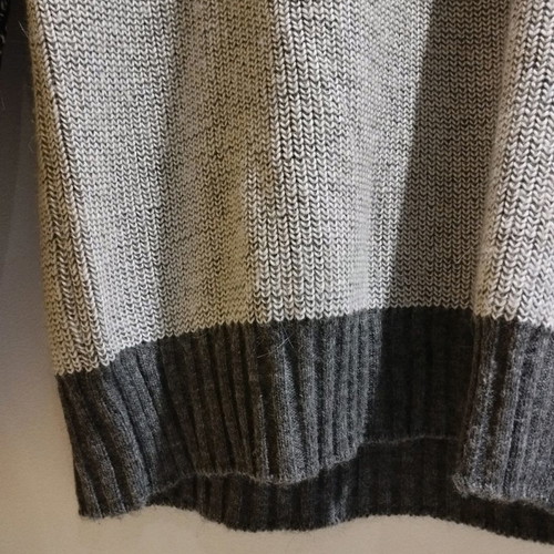 Hamaki-Ho men's sweater used size XL with round neckline