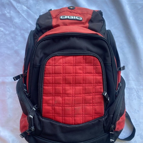 Ogio backpack used, red and black
