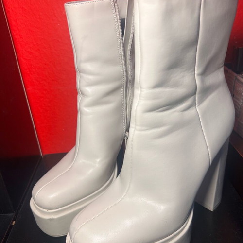 Dipati cream boots size 39 used, 12cm heel Zara