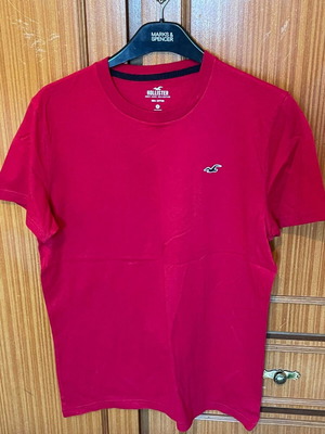 Hollister t-shirt like new, red, size M