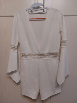 White one-piece jumpsuit used, size M, crepe fabric