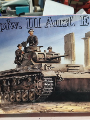 Pz.Kpfw III Ausf. E Dragon 1/35 model tank new, sealed
