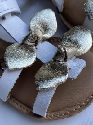Girls' baby leather sandals new with gold bows Marks & Spencer size 21.5
